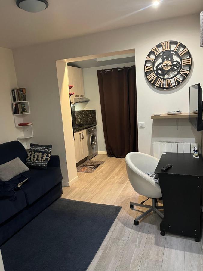 Jolie Studio Rueil-Malmaison Bagian luar foto